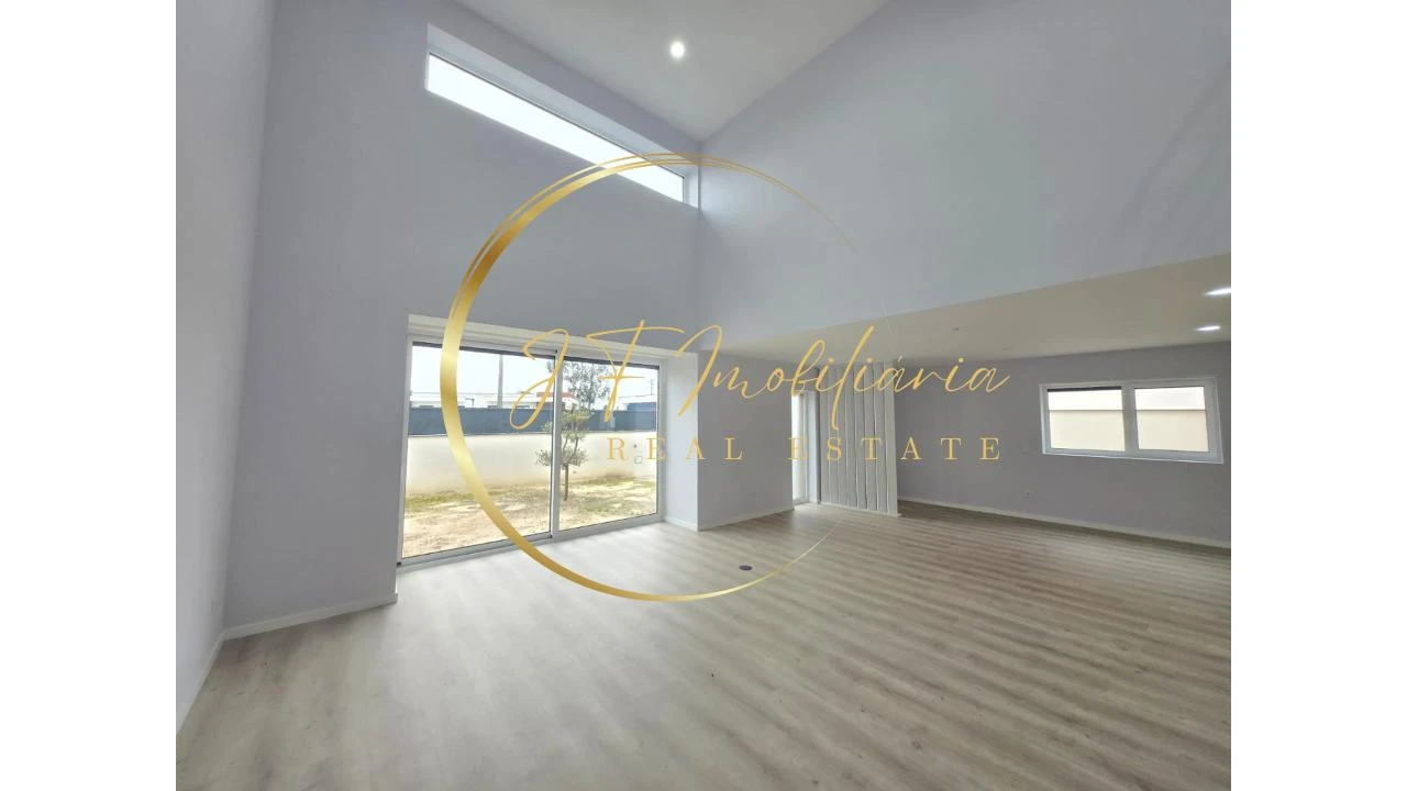 Moradia T4 para Venda em Aradas Foto 12