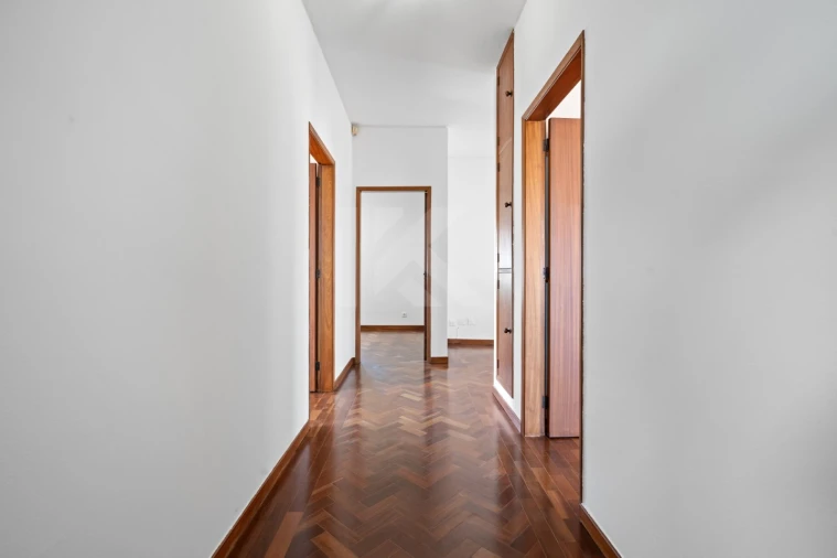 Moradia T3 para Venda em São Roque Foto 25