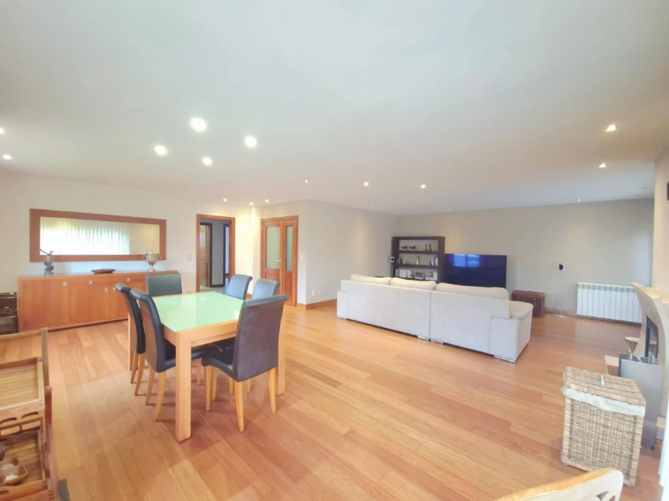 Moradia T5 para Venda em Mindelo Foto 2