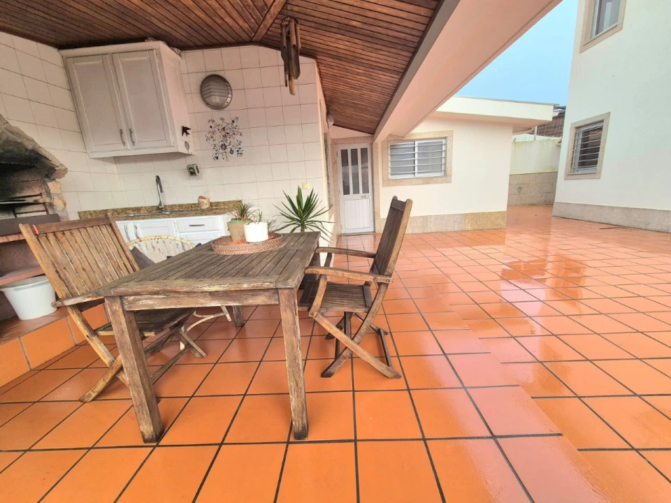 Moradia T5 para Venda em Mindelo Foto 24