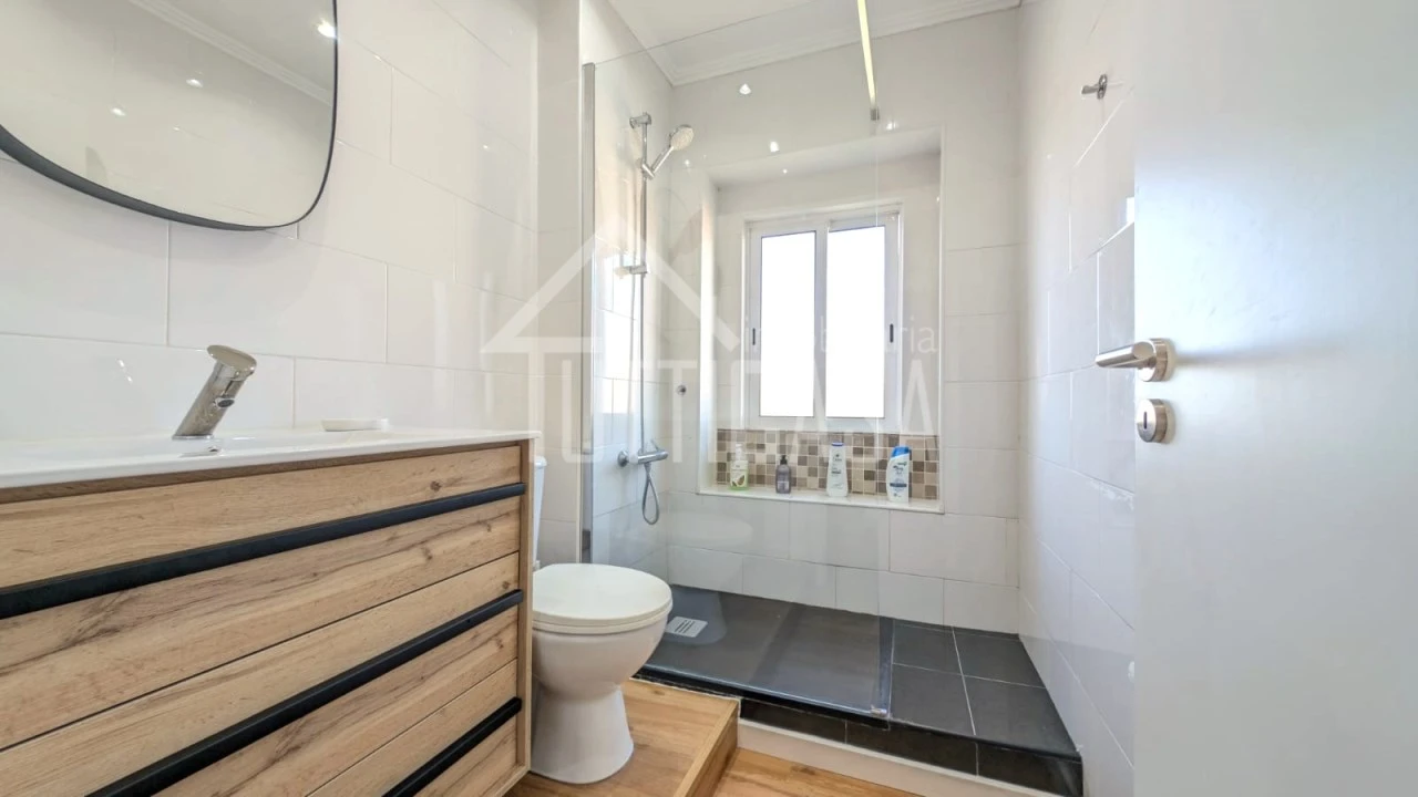 Apartamento T2 para Venda em Queluz e Belas Foto 26