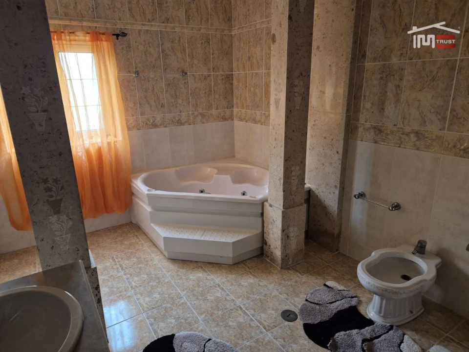 Moradia T5 para Venda em Mira de Aire Foto 21