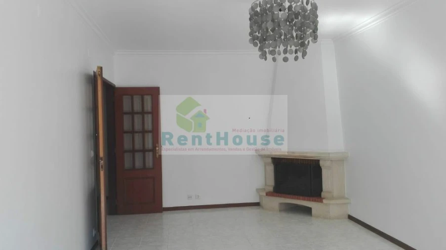 Apartamento T3 para Arrendamento em Tavarede Foto 1