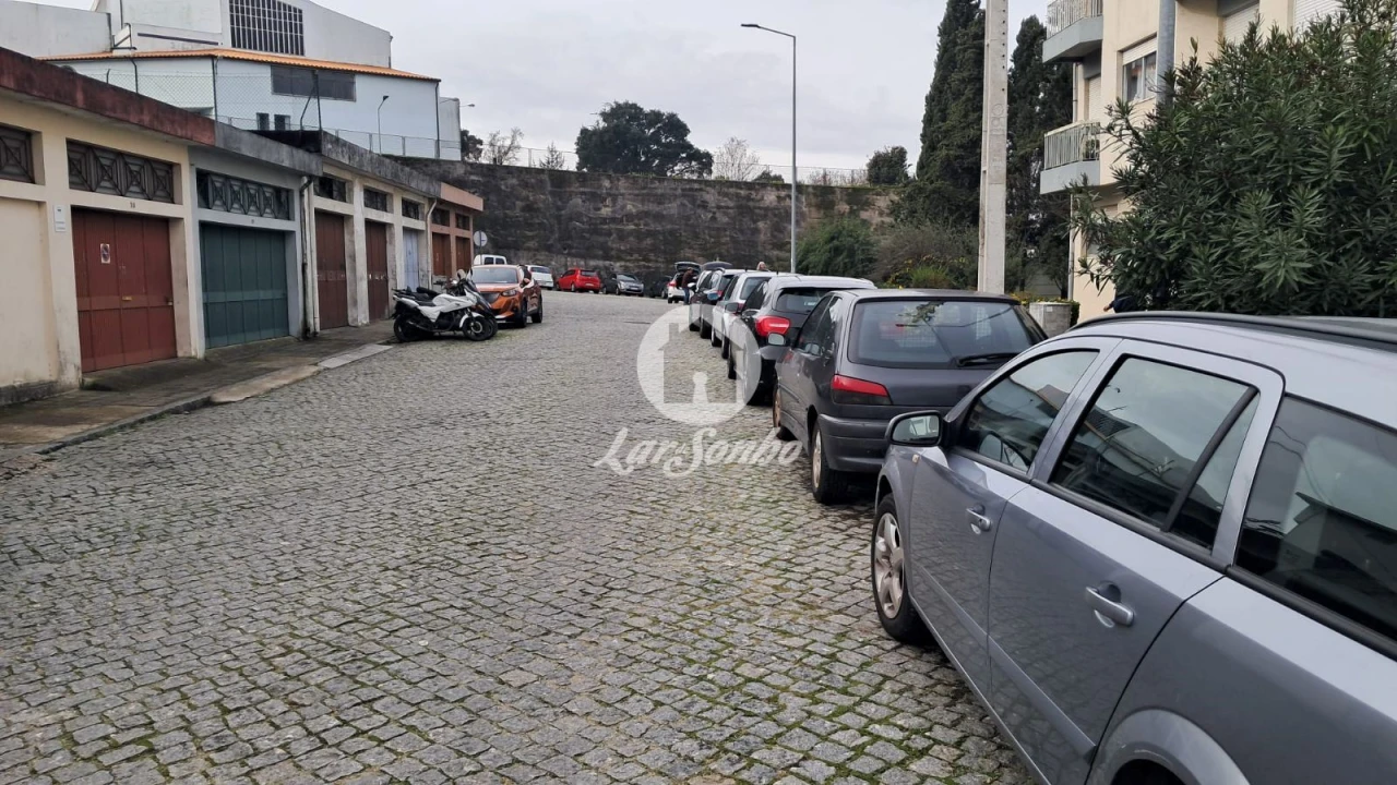 Apartamento T1 para Venda em Oliveira do Douro Foto 11