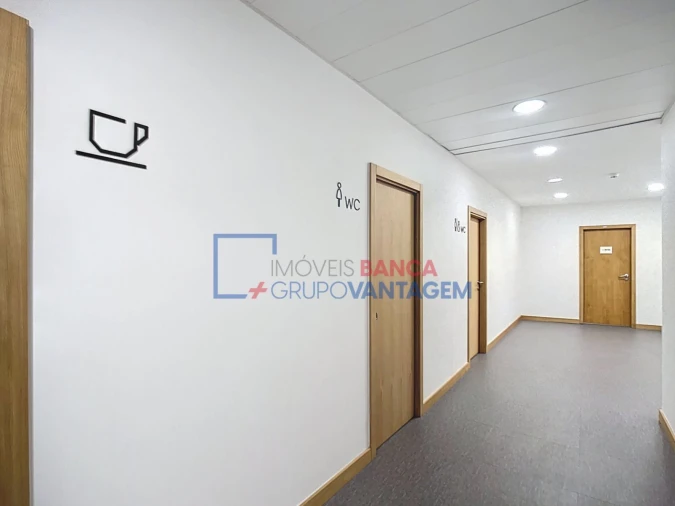 Escritório para Arrendamento em São Domingos de Benfica Foto 10