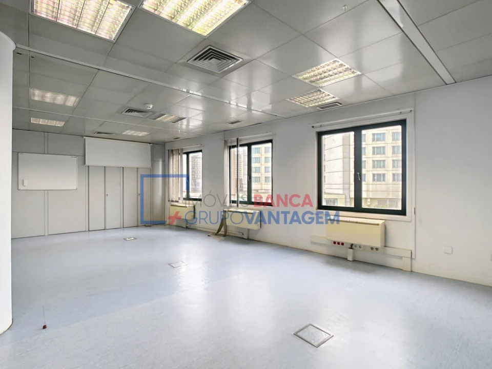 Escritório para Arrendamento em São Domingos de Benfica Foto 20