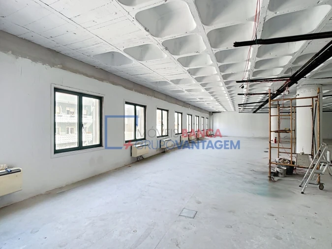 Escritório para Arrendamento em São Domingos de Benfica Foto 7