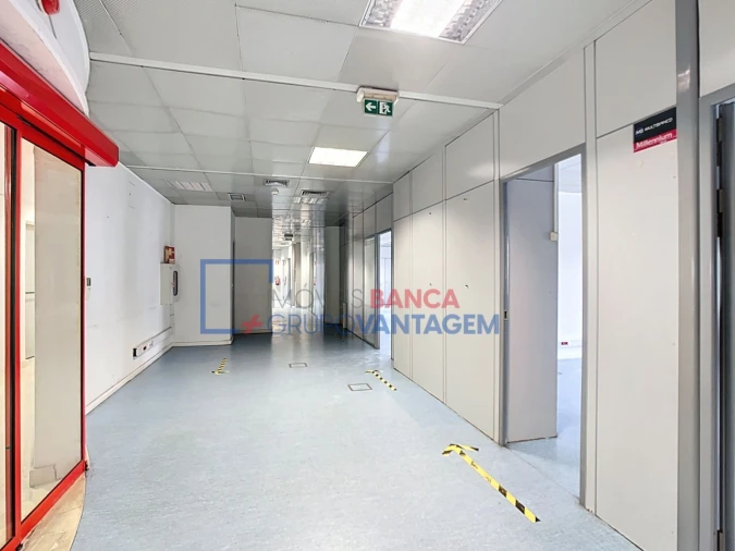 Escritório para Arrendamento em São Domingos de Benfica Foto 13