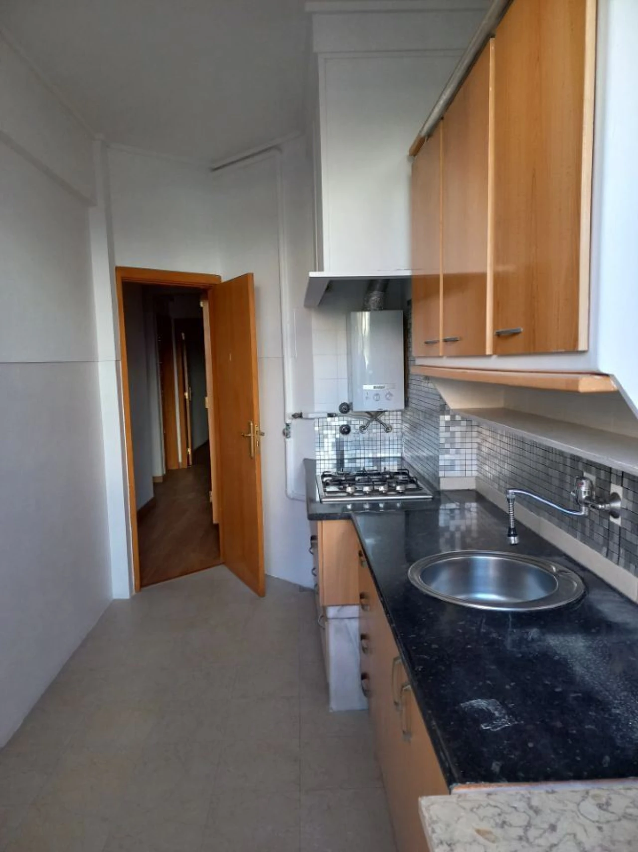 Apartamento T2 para Arrendamento em São Domingos de Benfica Foto 4