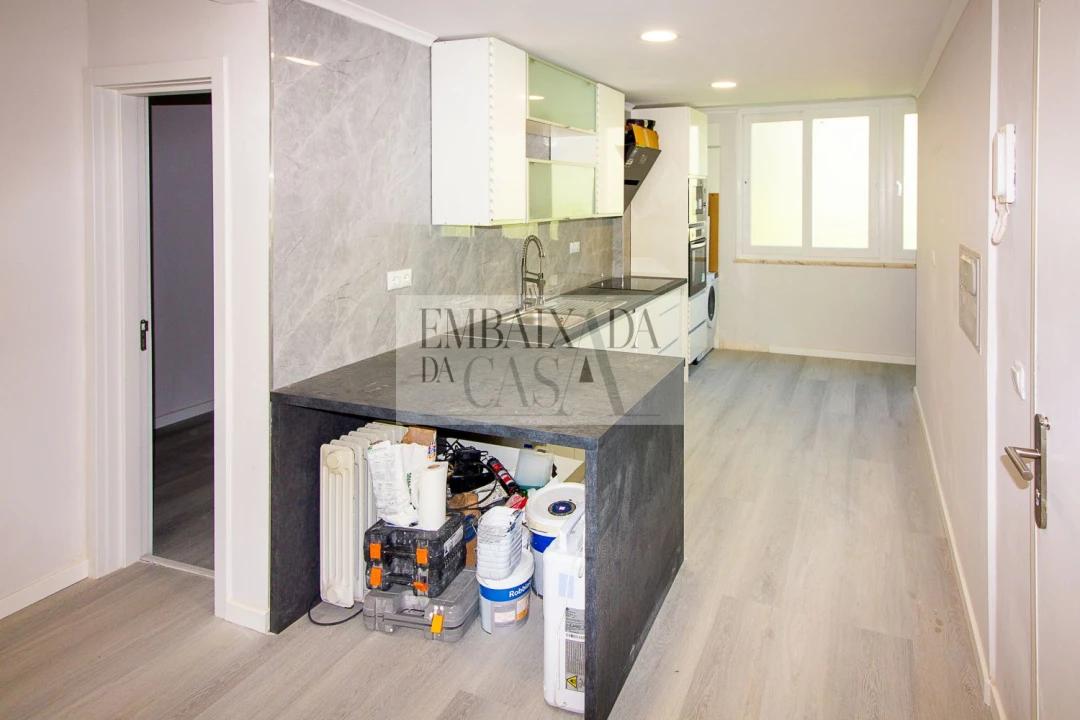 Apartamento T2 para Venda em Benfica Foto 5