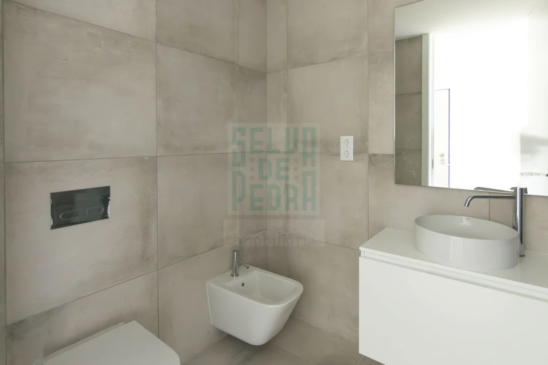 Apartamento T1 para Arrendamento em Paranhos Foto 11