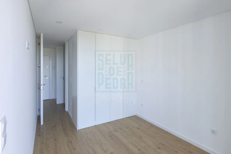 Apartamento T1 para Arrendamento em Paranhos Foto 13