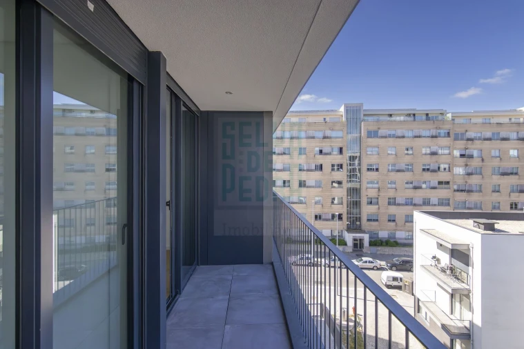 Apartamento T1 para Arrendamento em Paranhos Foto 9