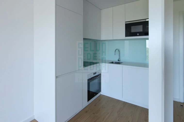 Apartamento T1 para Arrendamento em Paranhos Foto 7