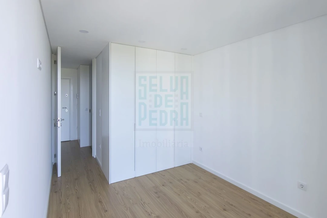 Apartamento T1 para Arrendamento em Paranhos Foto 13