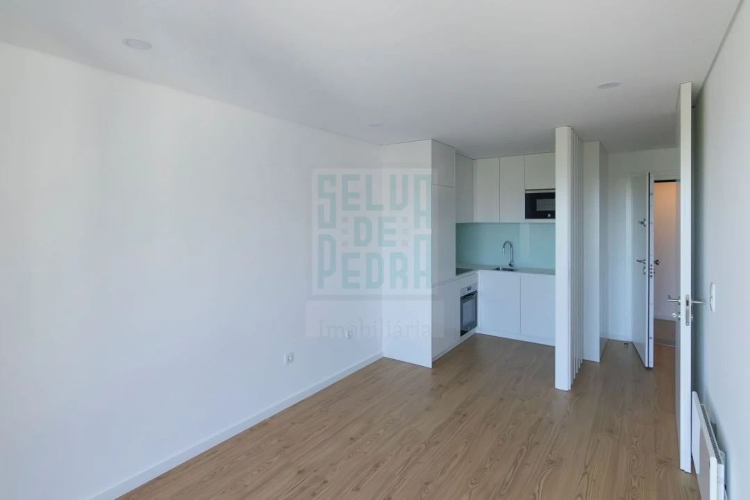 Apartamento T1 para Arrendamento em Paranhos Foto 5