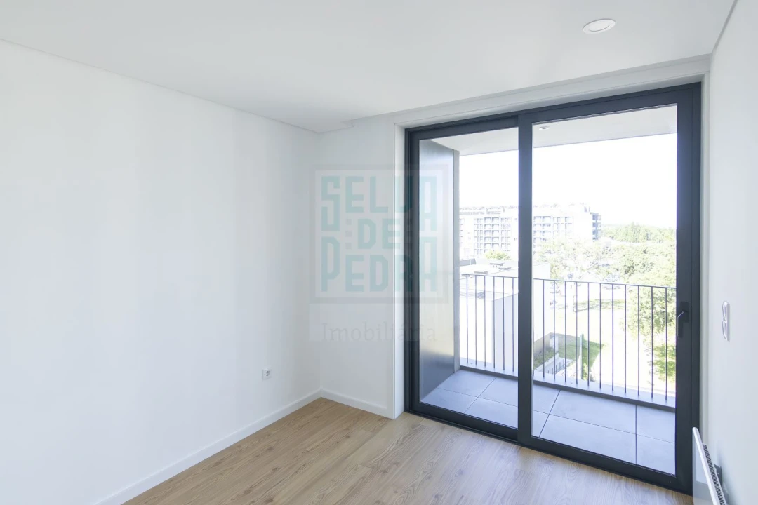 Apartamento T1 para Arrendamento em Paranhos Foto 12