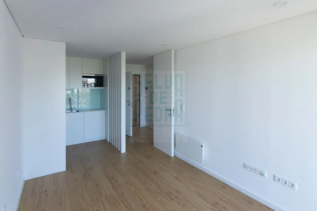 Apartamento T1 para Arrendamento em Paranhos Foto 6