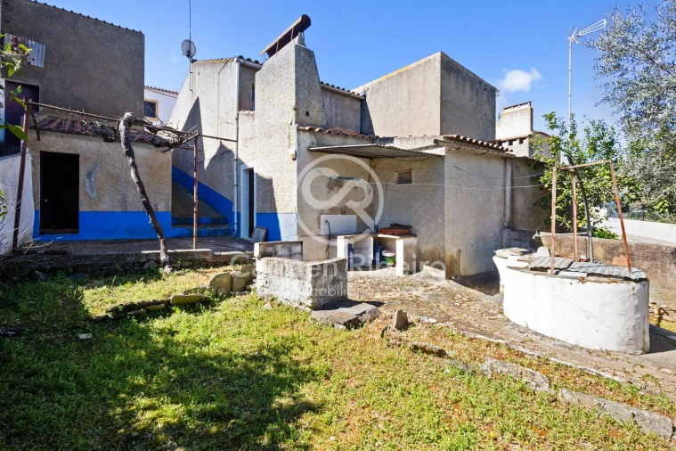 Moradia T3 para Venda em Santo Amaro Foto 2