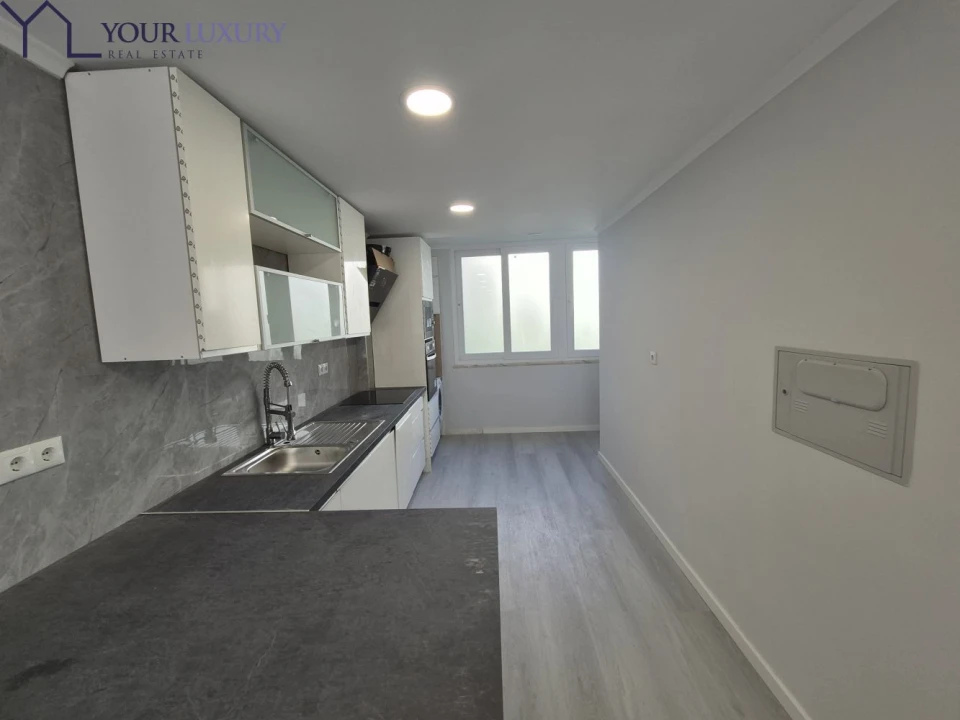 Apartamento T2 para Venda em Benfica Foto 3