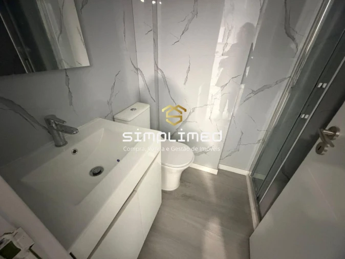 Apartamento T2 para Venda em Benfica Foto 19