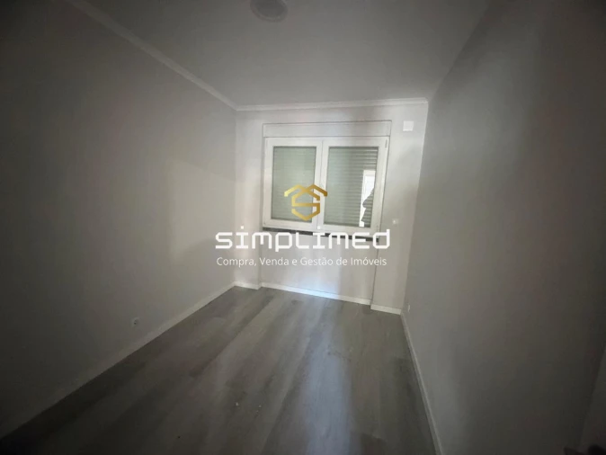 Apartamento T2 para Venda em Benfica Foto 12