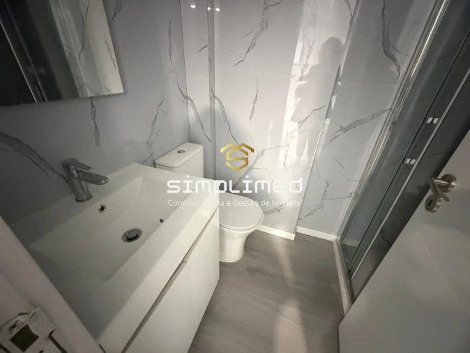 Apartamento T2 para Venda em Benfica Foto 23