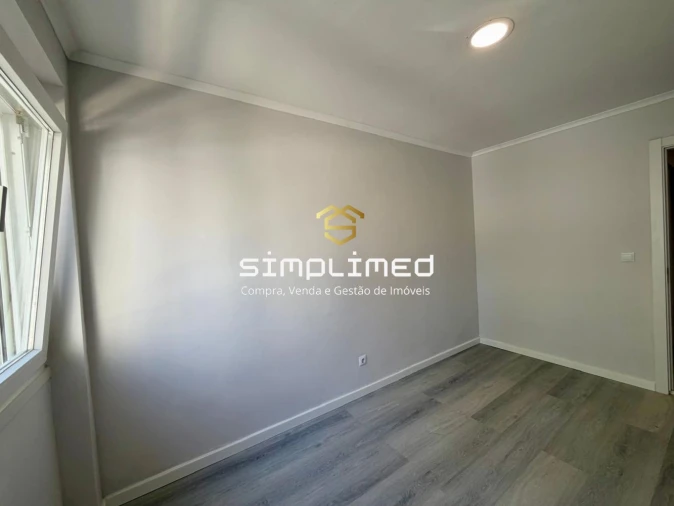 Apartamento T2 para Venda em Benfica Foto 18