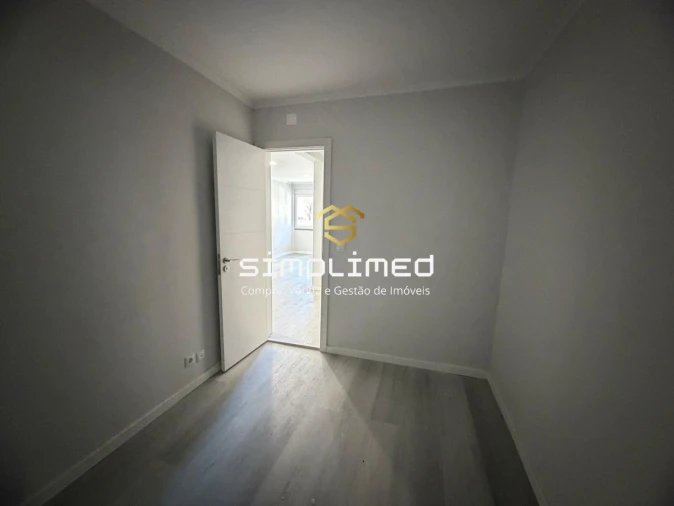 Apartamento T2 para Venda em Benfica Foto 9