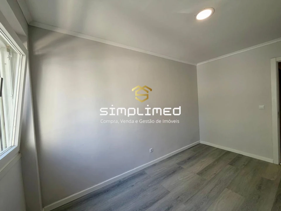 Apartamento T2 para Venda em Benfica Foto 18