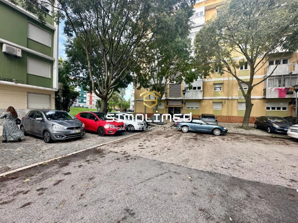 Apartamento T2 para Venda em Benfica Foto 30