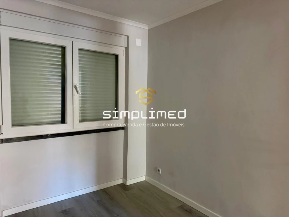 Apartamento T2 para Venda em Benfica Foto 16