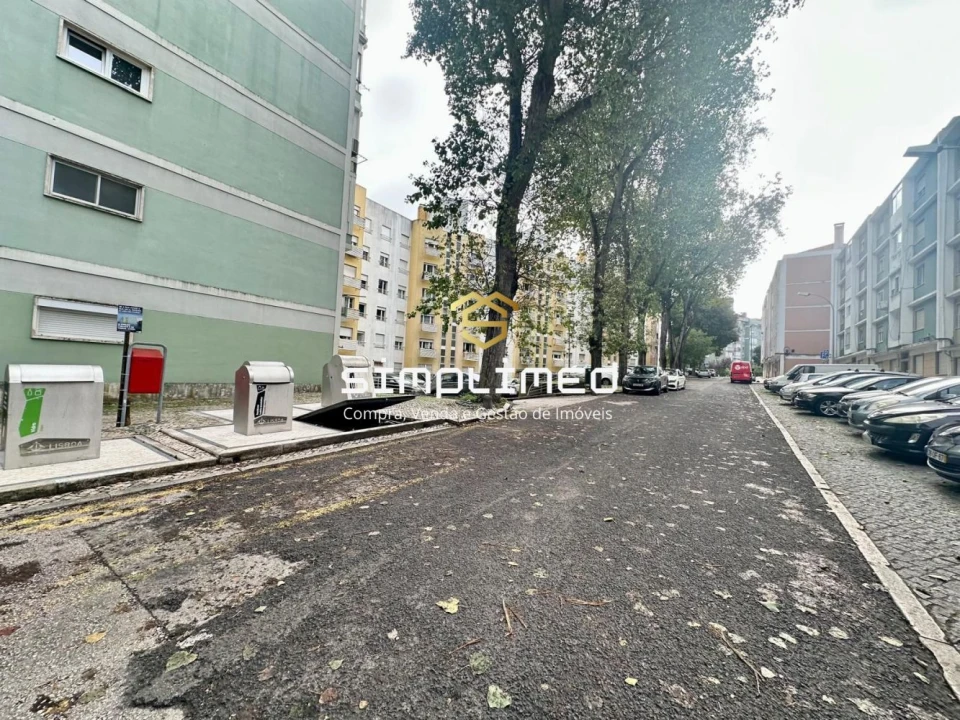 Apartamento T2 para Venda em Benfica Foto 32