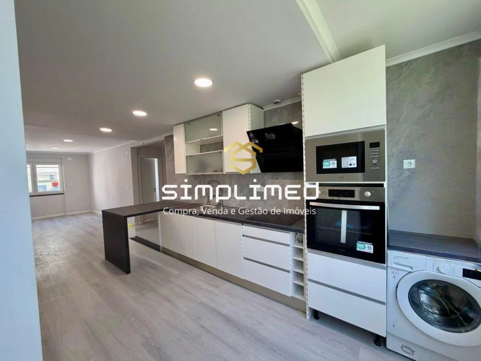 Apartamento T2 para Venda em Benfica Foto 1