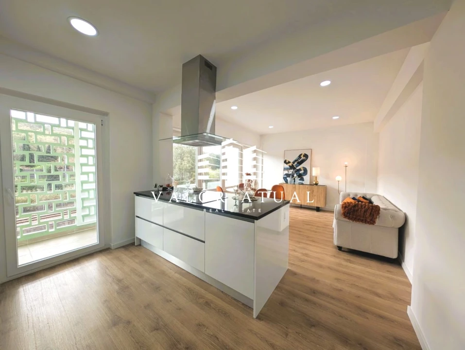 Apartamento T3 para Venda em Benfica Foto 1