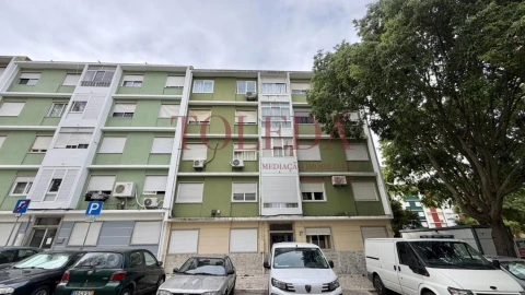 Apartamento T2 para Venda em Benfica
