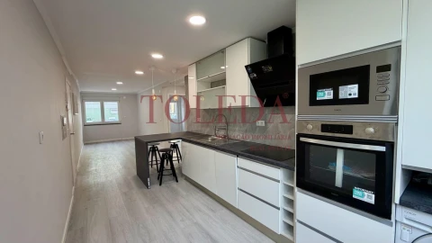 Apartamento T2 para Venda em Benfica