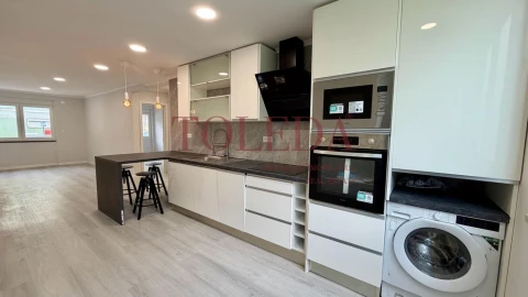 Apartamento T2 para Venda em Benfica