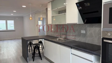 Apartamento T2 para Venda em Benfica