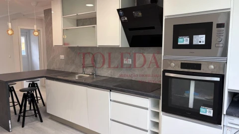 Apartamento T2 para Venda em Benfica
