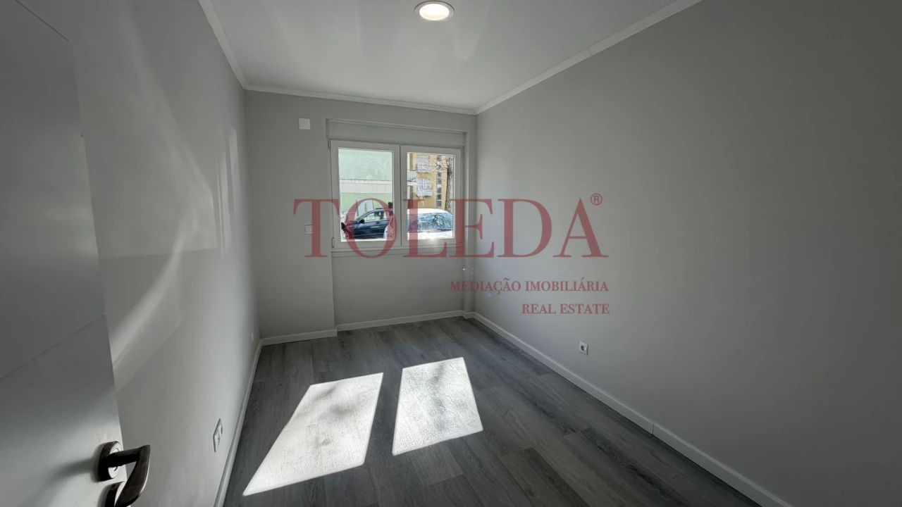 Apartamento T2 para Venda em Benfica Foto 7
