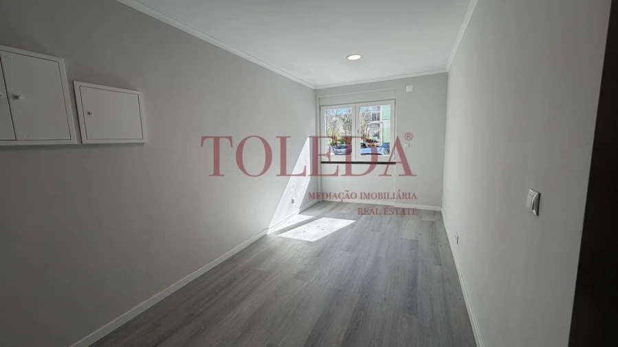 Apartamento T2 para Venda em Benfica Foto 9