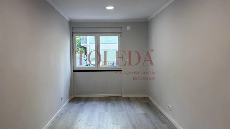 Apartamento T2 para Venda em Benfica Foto 9