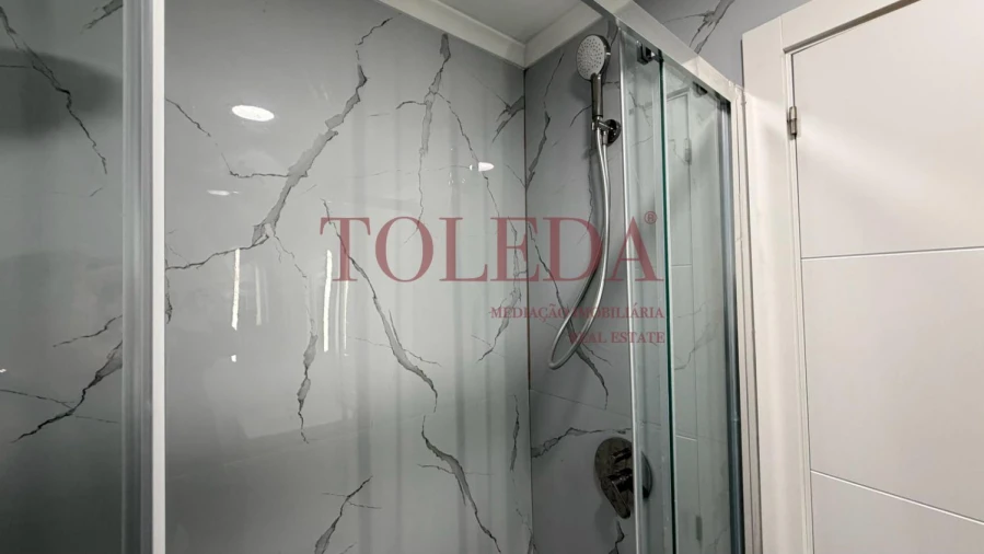 Apartamento T2 para Venda em Benfica Foto 18