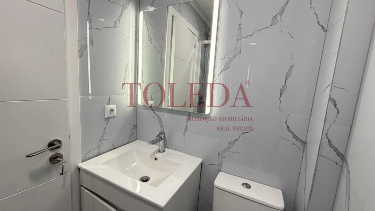 Apartamento T2 para Venda em Benfica Foto 19