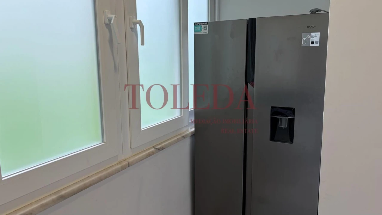 Apartamento T2 para Venda em Benfica Foto 3