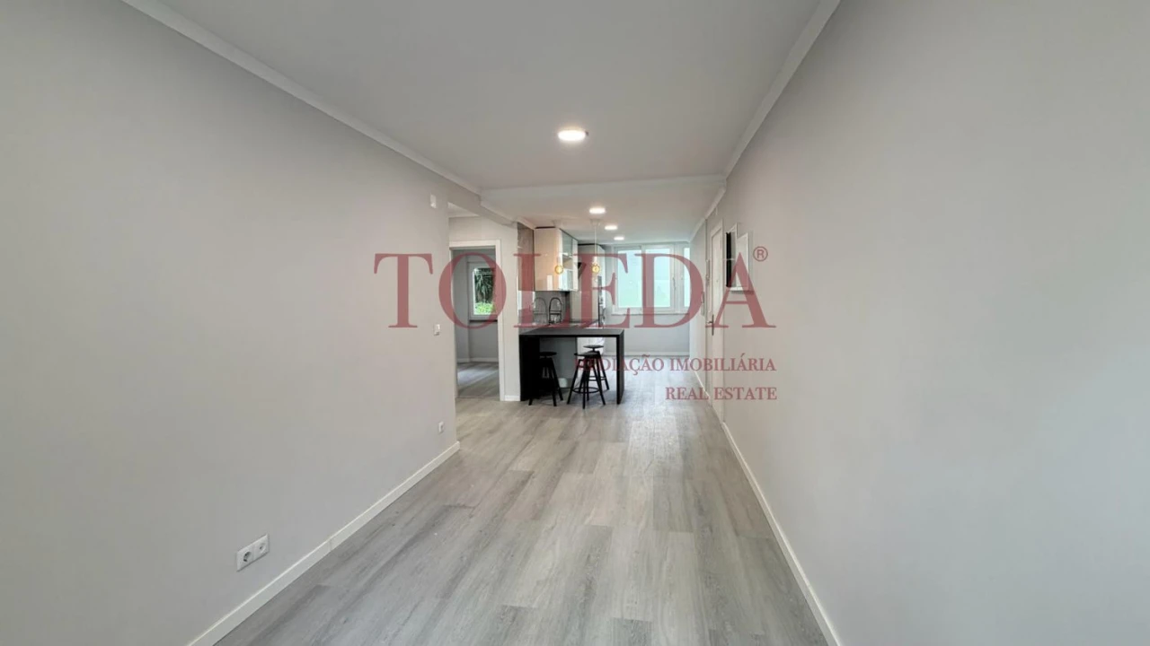 Apartamento T2 para Venda em Benfica Foto 12