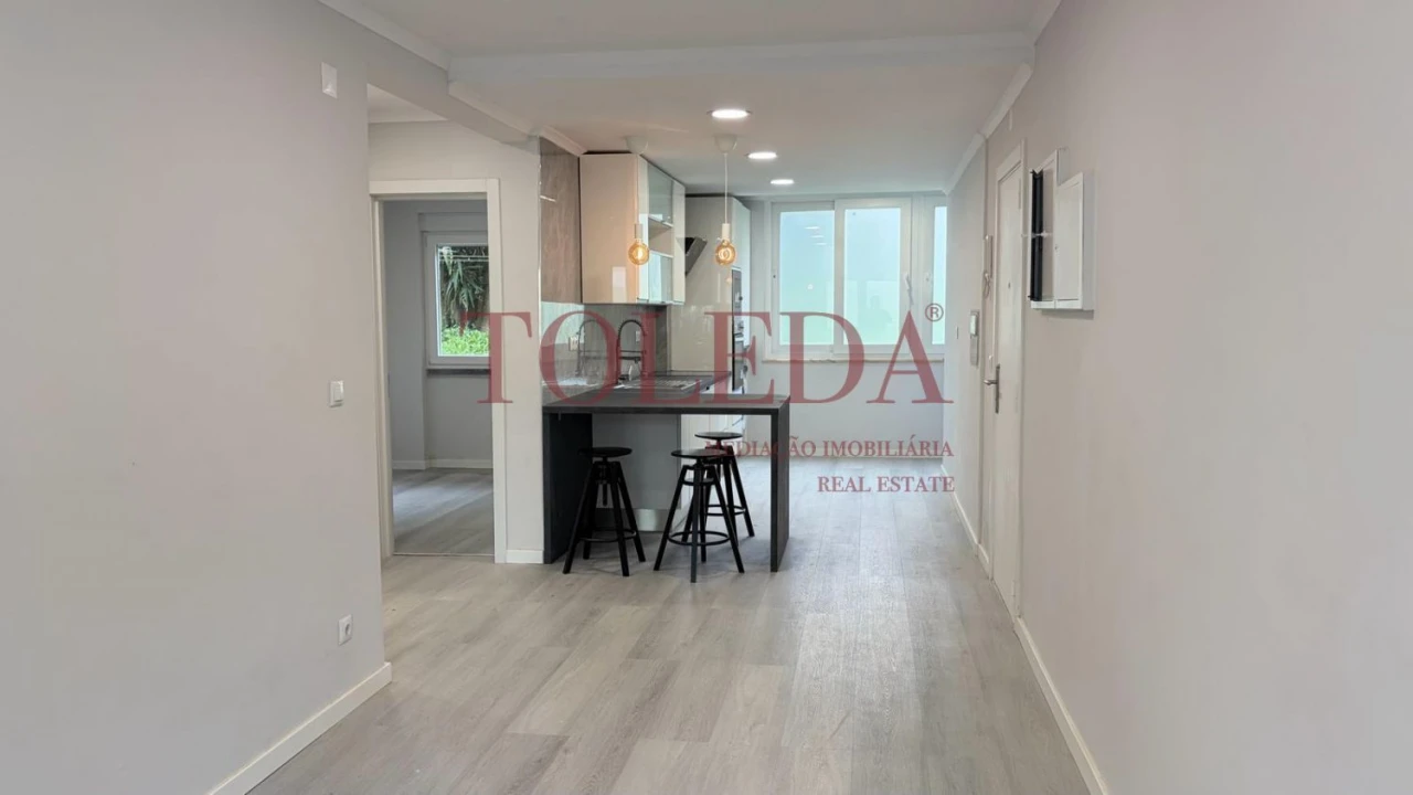 Apartamento T2 para Venda em Benfica Foto 16