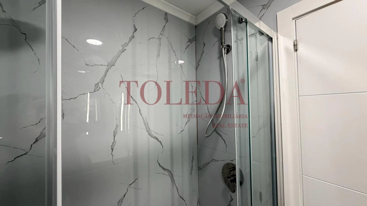 Apartamento T2 para Venda em Benfica Foto 18
