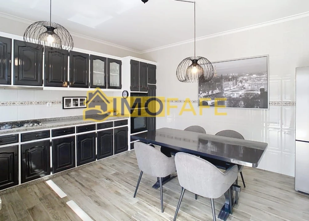 Moradia T4 para Venda em Arões (Santa Cristina) Foto 13